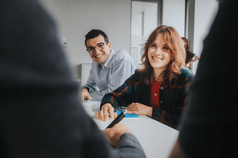 Profissional em ambiente corporativo