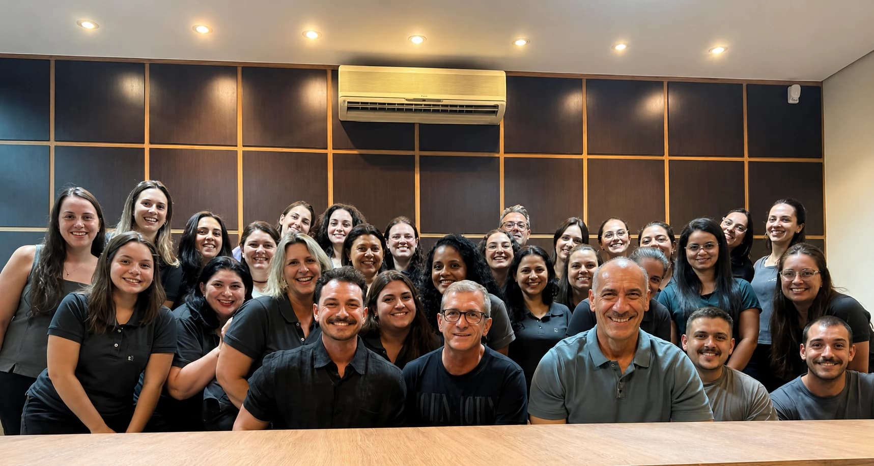 Equipe da MACC reunida para uma fotografia